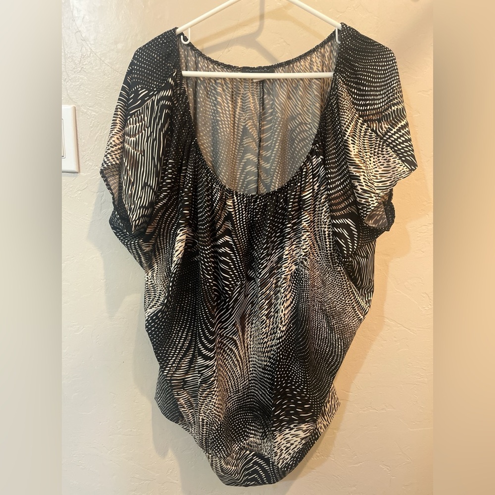 Black and white pattern blouse #blouse